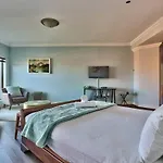 Kloofnek House