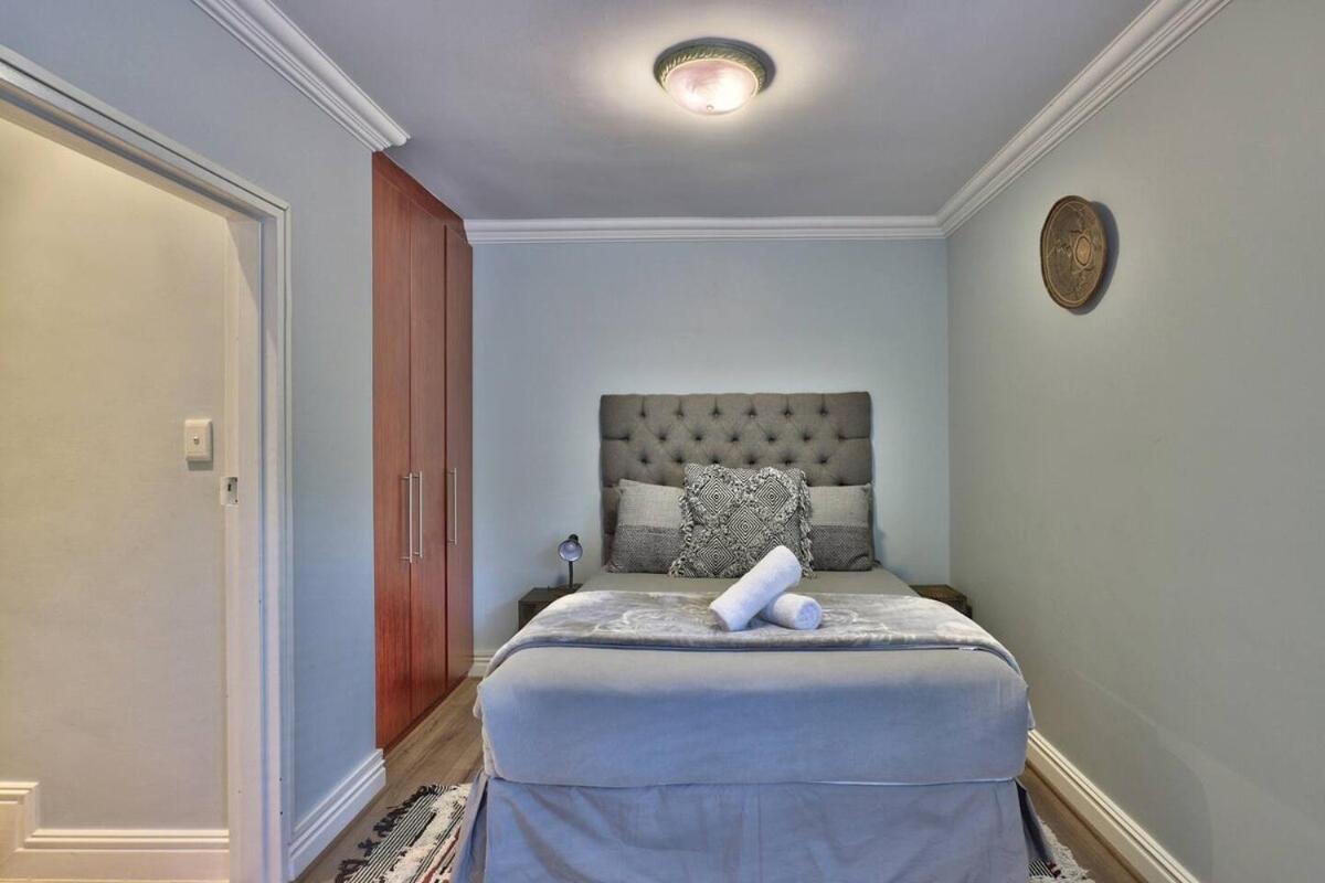 Kloofnek House Villa *