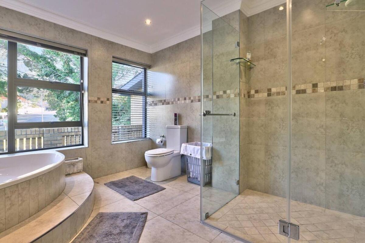 Kloofnek House *