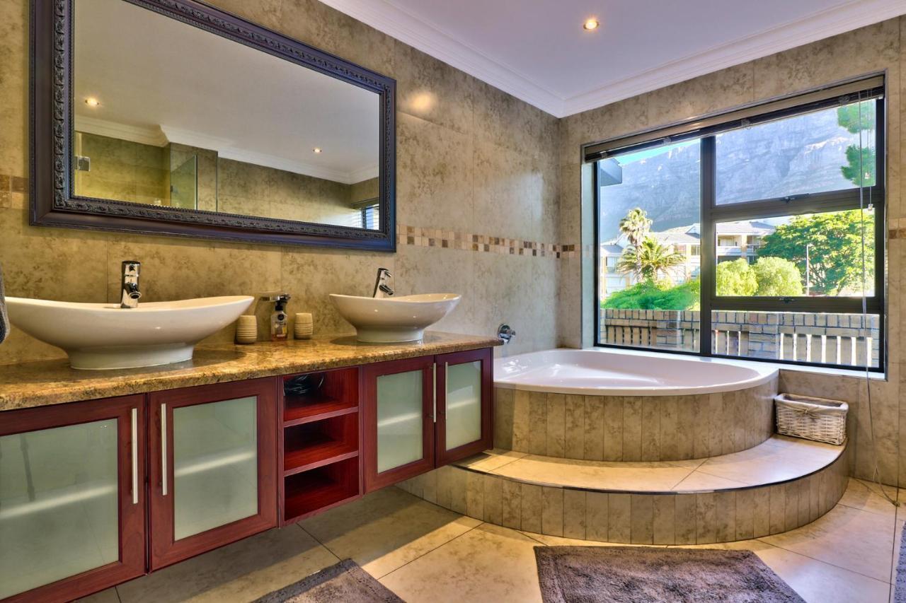 Villa Kloofnek House *