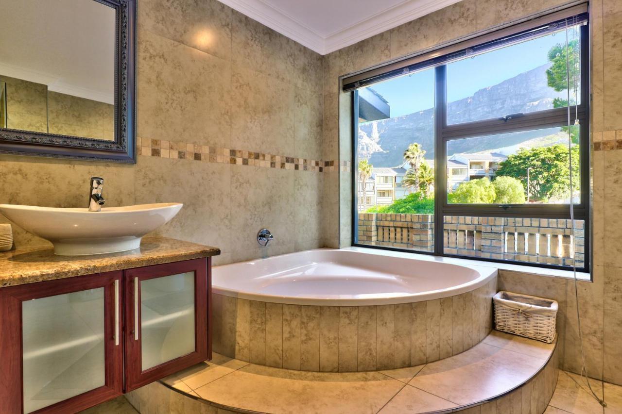 Kloofnek House Villa